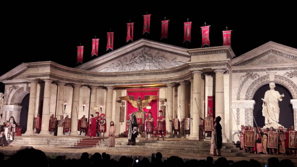 Viagem de Caruaru para Paixão de Cristo em Nova Jerusalém